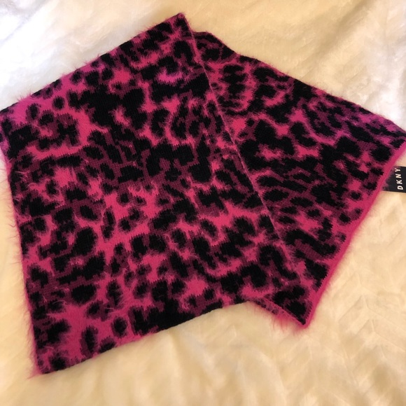 NWT-DKNY-Fuzzy Animal Print Knit Scarf 😻 - Picture 3 of 4